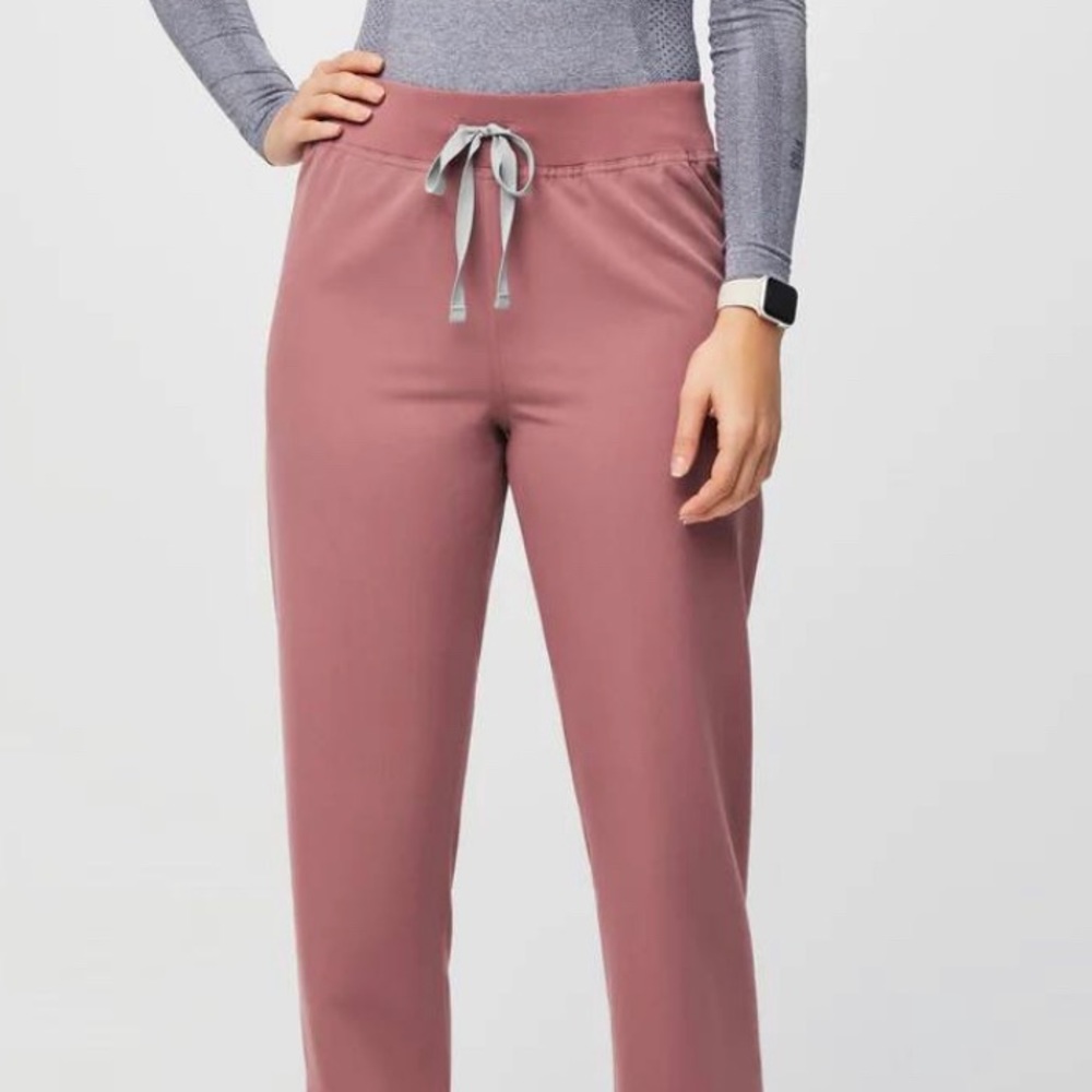 Figs scrub bottoms 10 pockets like new condition